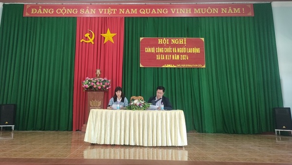 HỘI NGHỊ CÁN BỘ, CÔNG CHỨC VÀ NGƯỜI LAO ĐỘNG XÃ EAKLY NĂM 2024